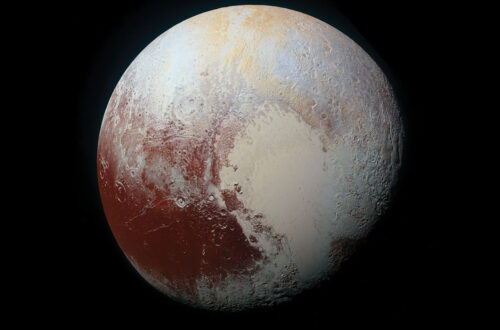 La sonda New Horizons ci regala l’iconico “cuore” di Plutone, scolpito nel ghiaccio d’azoto.