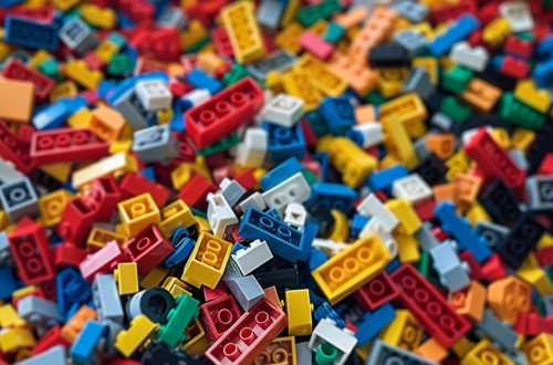 Perché i mattoncini Lego si chiamano così